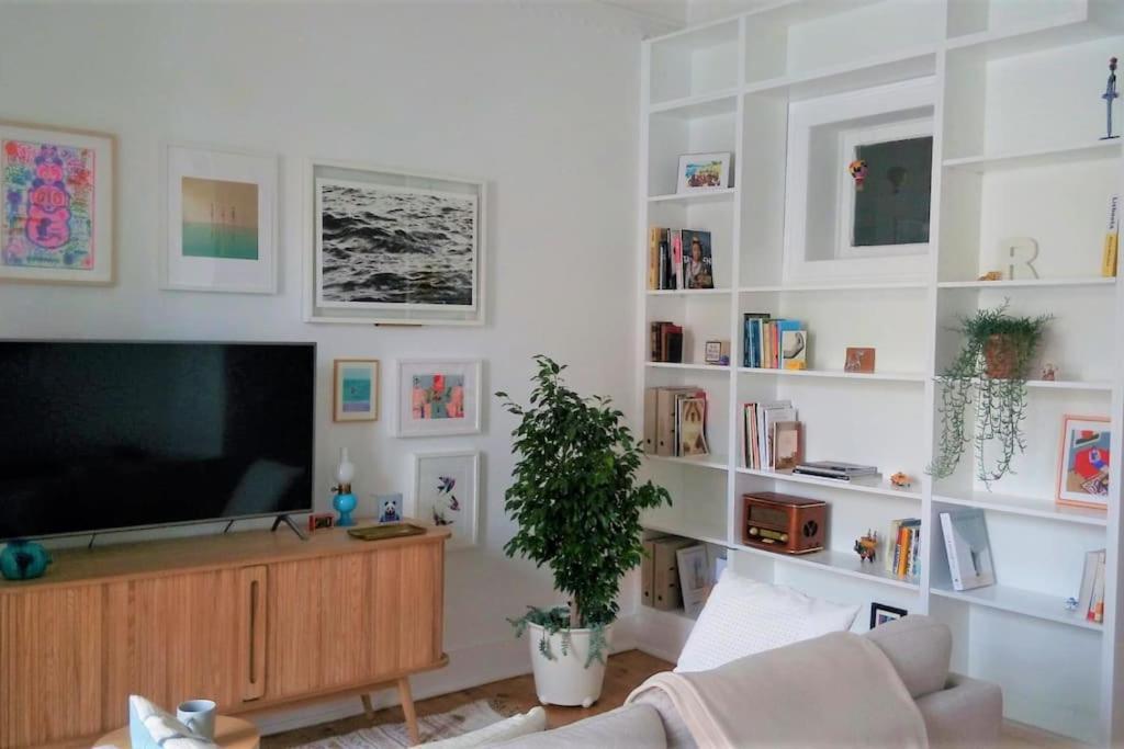 Apartamento Artist's Retreat Near The Riverside With Ac